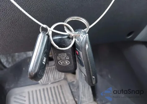 2016 Kia Sorento 3.3L Sx z USA, uszkodzony, nr VIN 5XYPKDA59GG102251